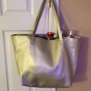 NWT Tote by Bath& BW